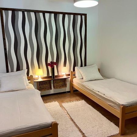 Apartmani Zora Cres Eksteriør billede